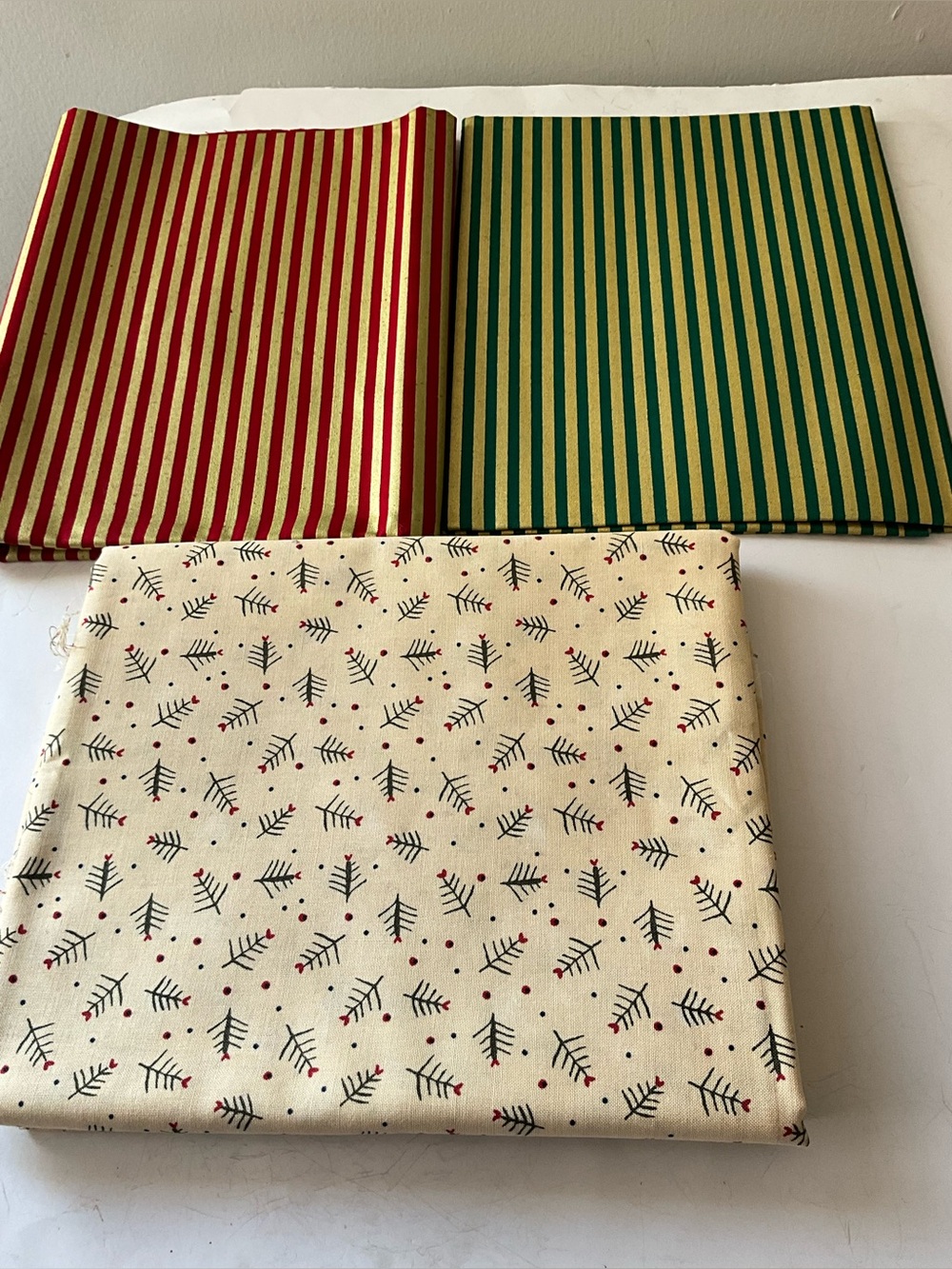 Christmas Theme Quilting Sewing Moda Fabri-Quilt Trees Stripes Gold Red Green